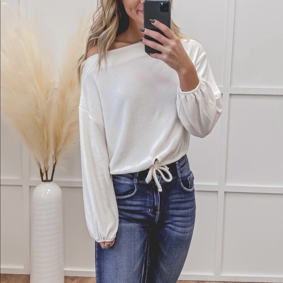 Le Lis Sweaters - Ivory Tie Waist Sweater